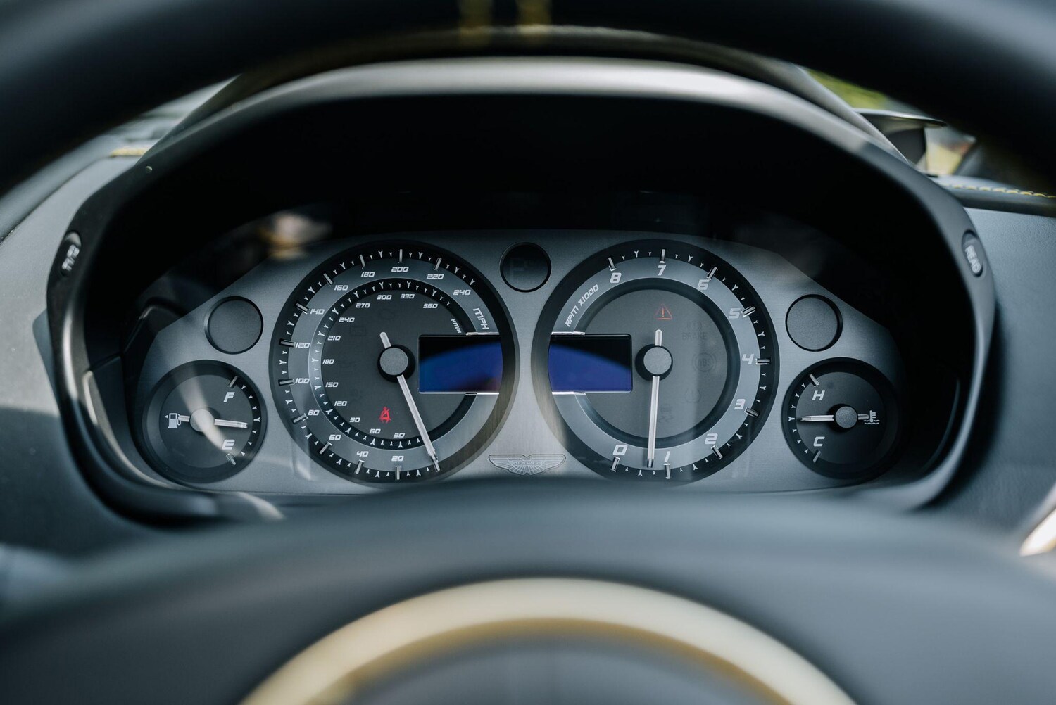 Used Aston Martin Vanquish 2018 for sale - 76283993: Photo 34