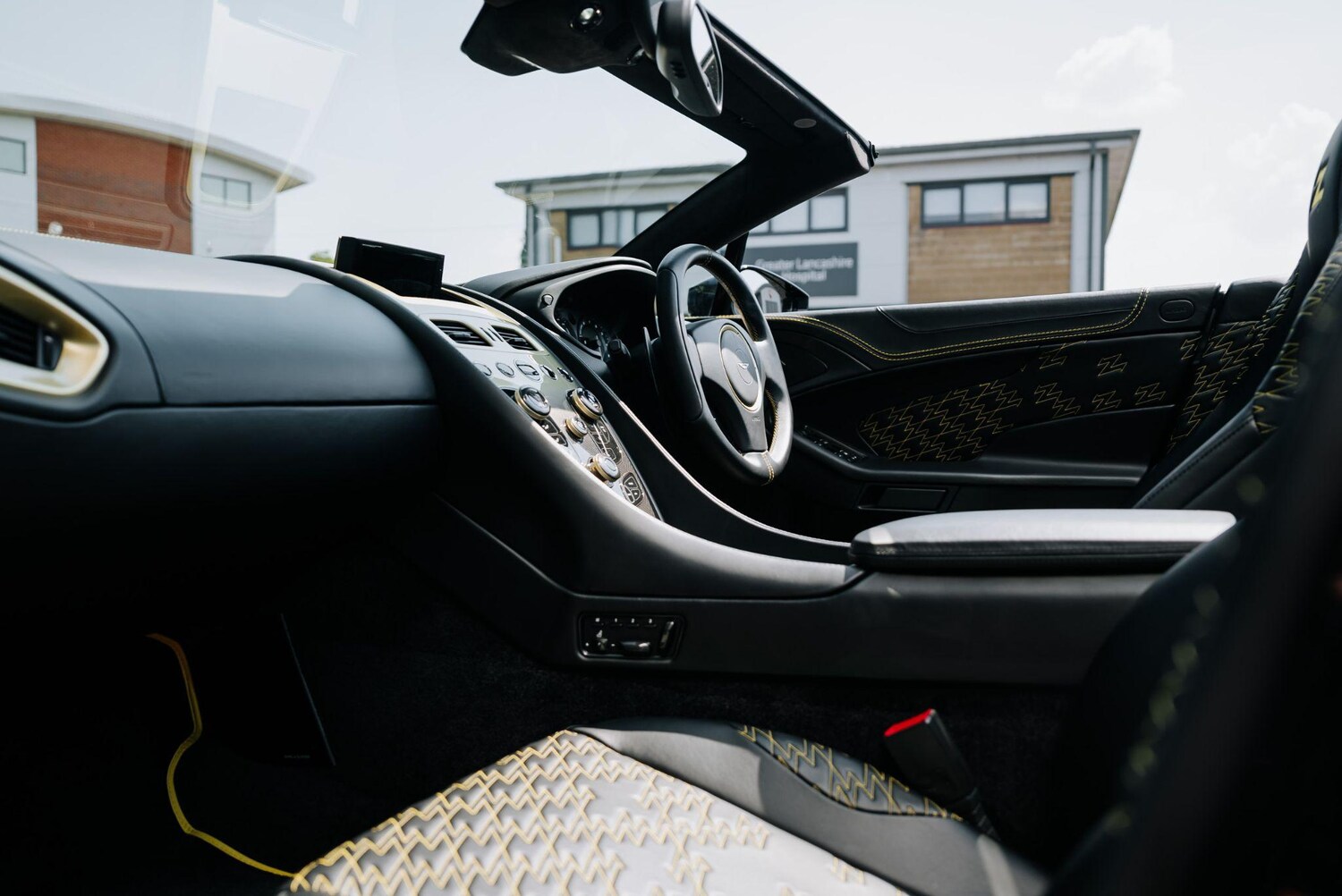 Used Aston Martin Vanquish 2018 for sale - 76283993: Photo 41