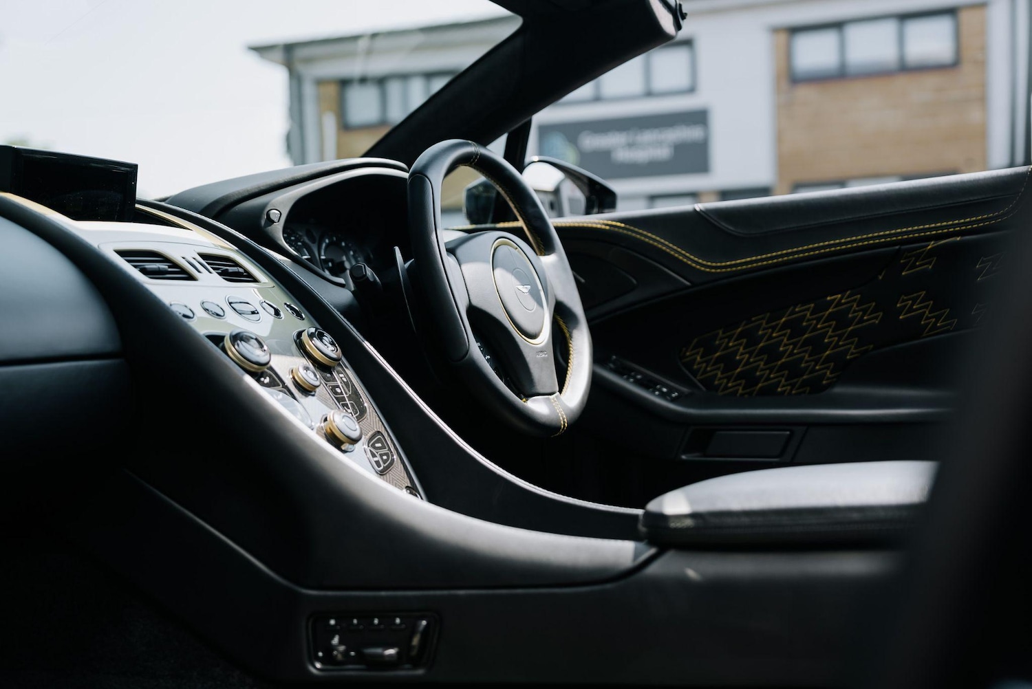 Used Aston Martin Vanquish 2018 for sale - 76283993: Photo 42