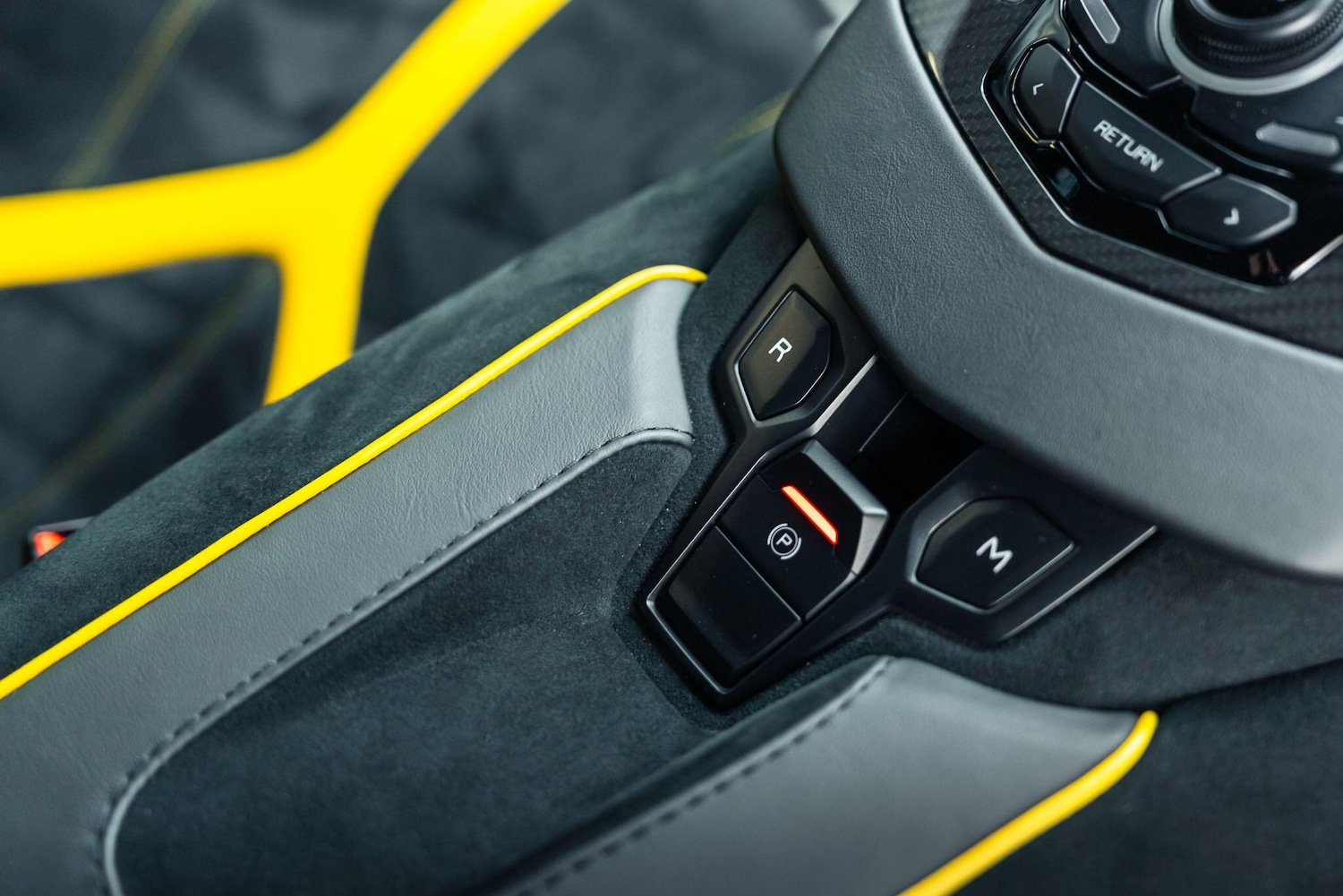 Used Lamborghini Aventador 2017 for sale - 76307128: Photo 40