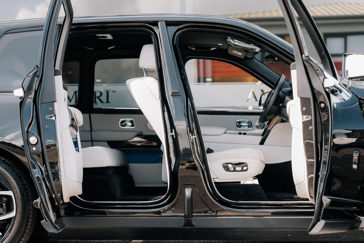 Used Rolls-Royce Cullinan 2020 for sale - 76284262: Photo 32