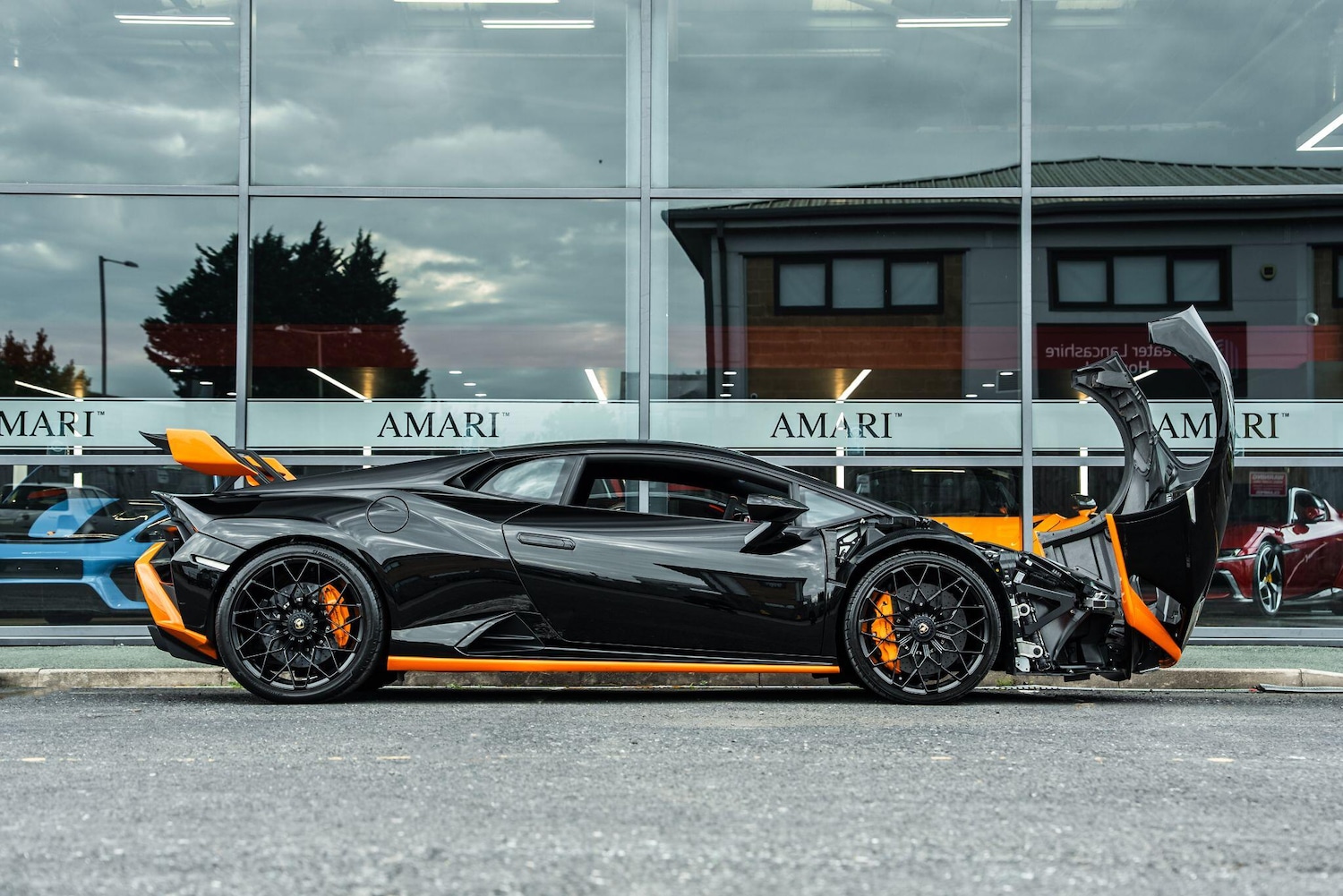 Used Lamborghini Huracan 2023 for sale - 76282774: Photo 3