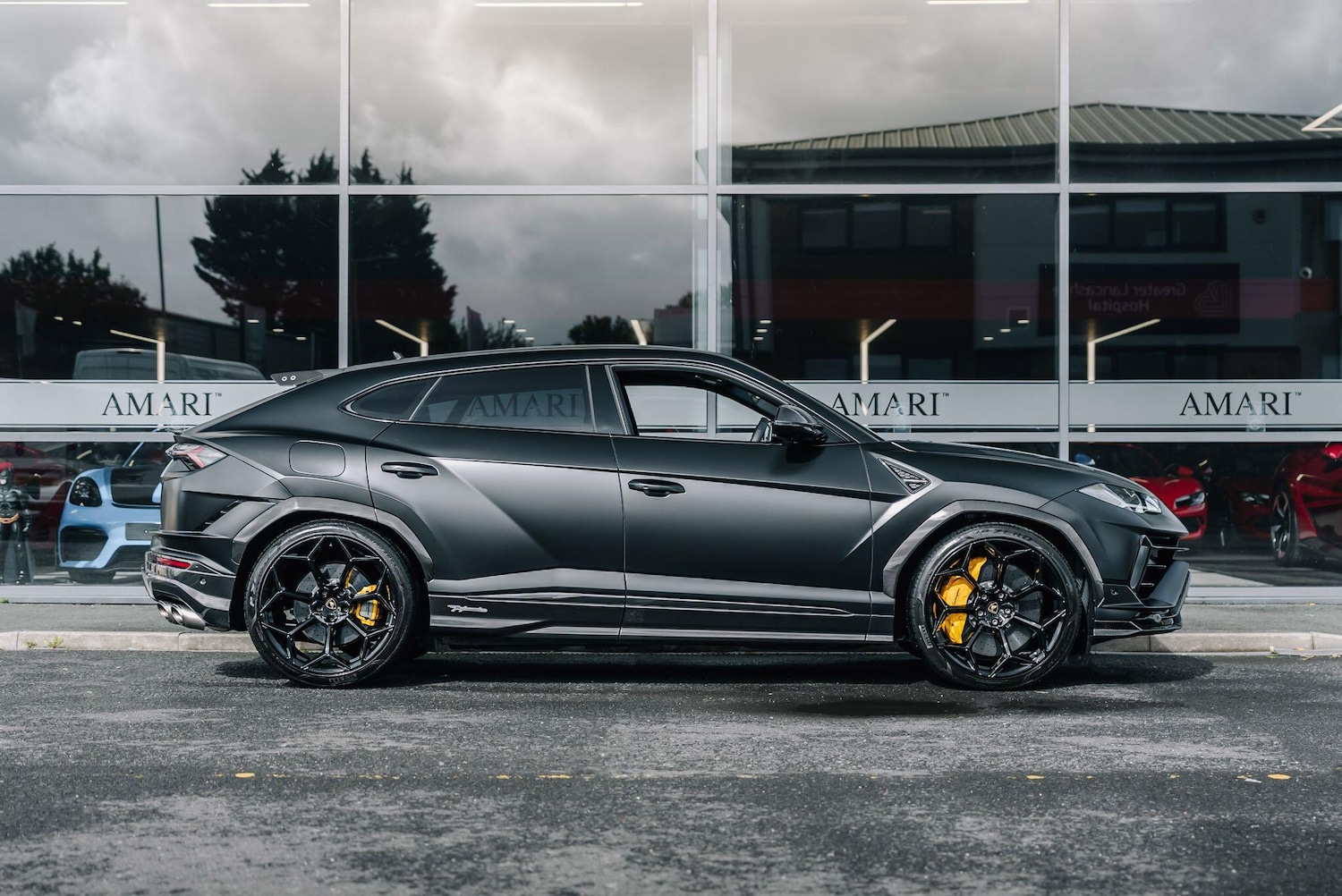 Used Lamborghini Urus 2023 for sale - 76282626: Photo 2