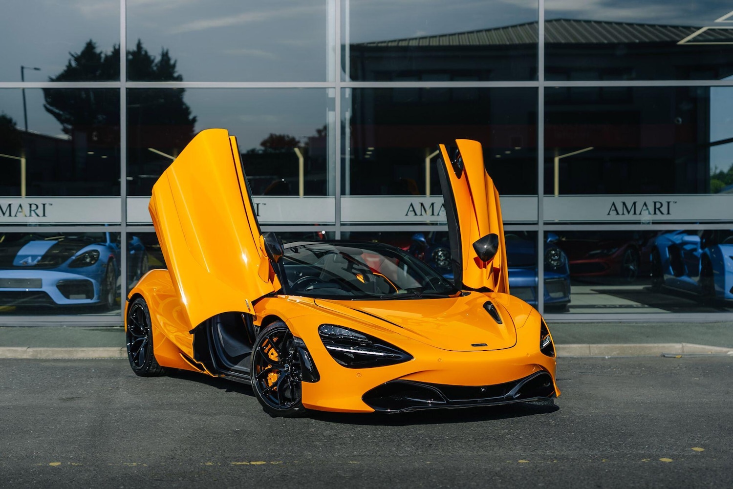 Used McLaren 720S 2022 for sale - 76282629: Photo 2