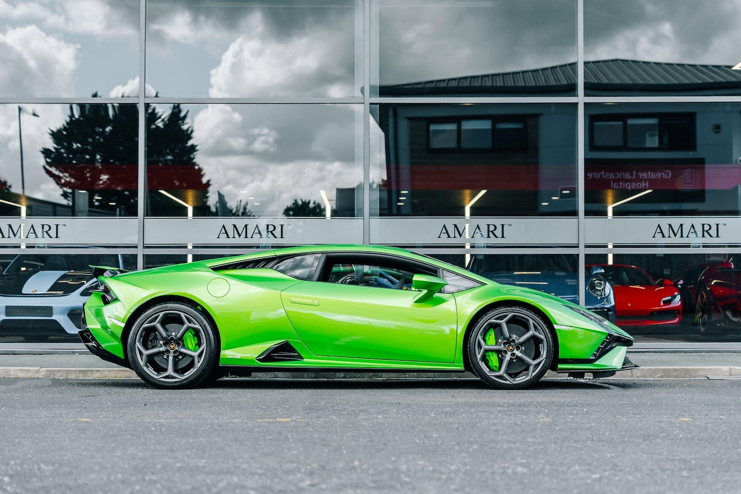 Used Lamborghini Huracan 2023 for sale - 76282753: Photo 2