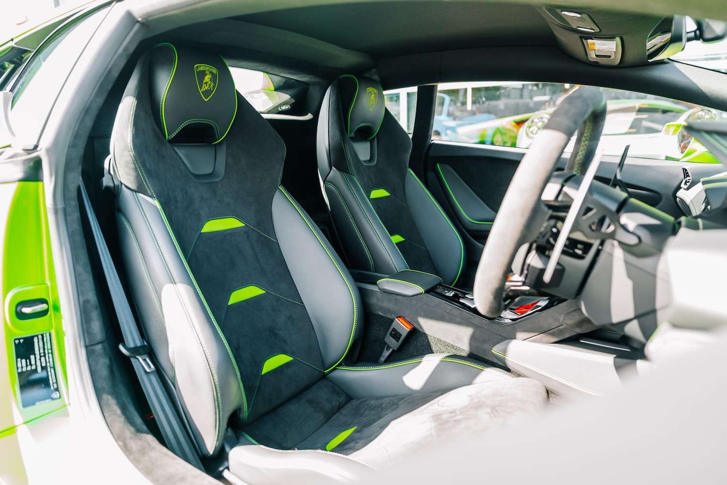 Used Lamborghini Huracan 2023 for sale - 76282753: Photo 43