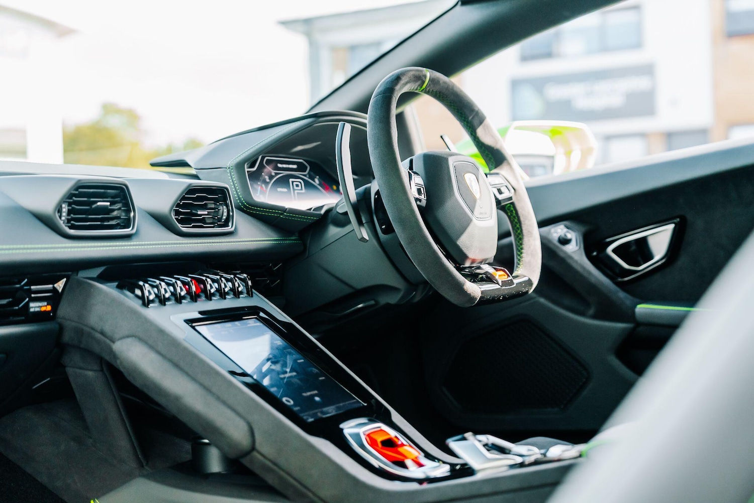 Used Lamborghini Huracan 2023 for sale - 76282753: Photo 46