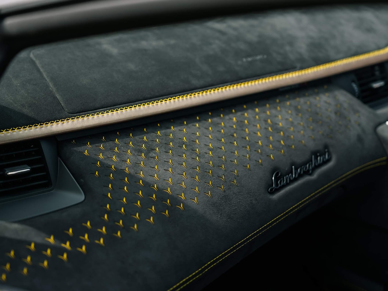 Used Lamborghini Aventador 2022 for sale - 76283999: Photo 38