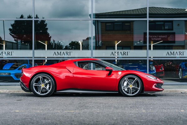 Used Ferrari 296 GTB 2024 for sale - 76283194: Photo 2