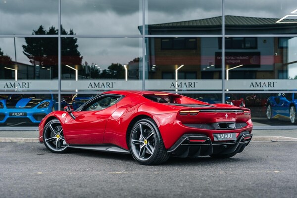 Used Ferrari 296 GTB 2024 for sale - 76283194: Photo 3