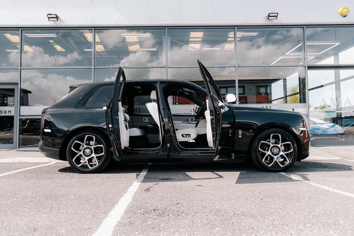 Used Rolls-Royce Cullinan 2020 for sale - 76988264: Photo 3