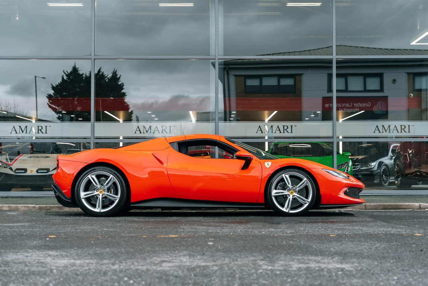 Used Ferrari 296 GTS 2025 for sale - 76284217: Photo 3