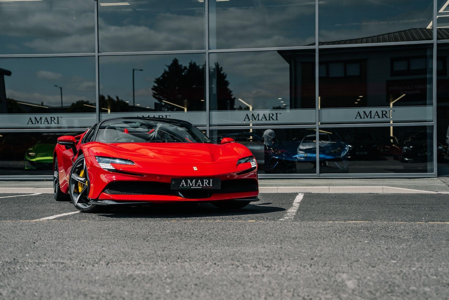 Used Ferrari SF90 Spider 2023 for sale - 76284259: Photo 11