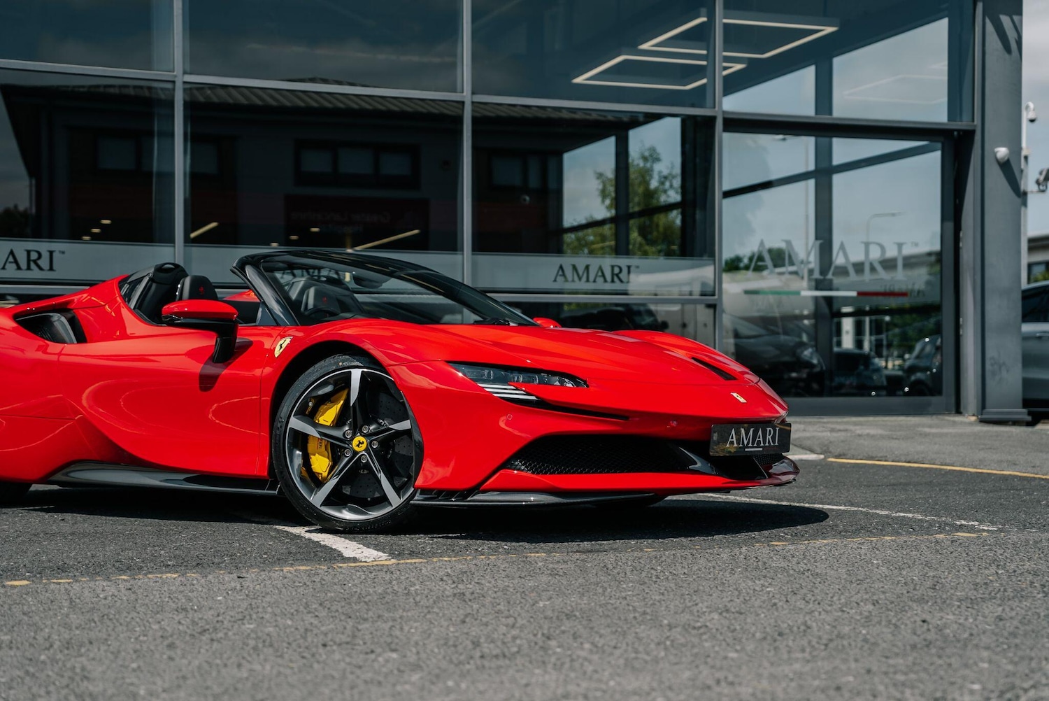 Used Ferrari SF90 Spider 2023 for sale - 76284259: Photo 12