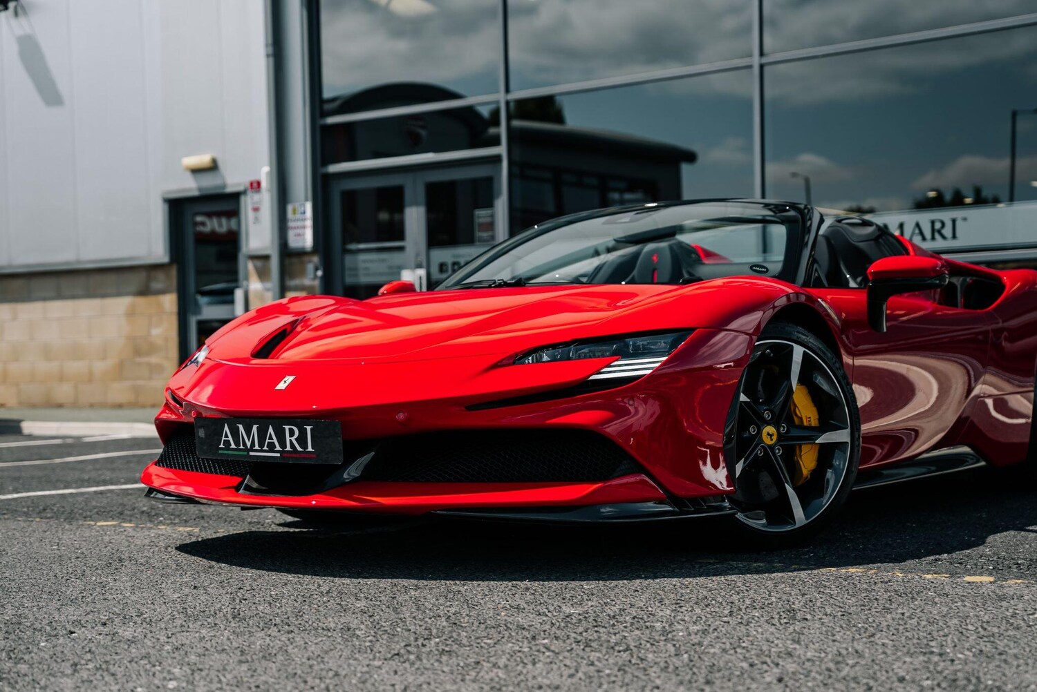 Used Ferrari SF90 Spider 2023 for sale - 76284259: Photo 23