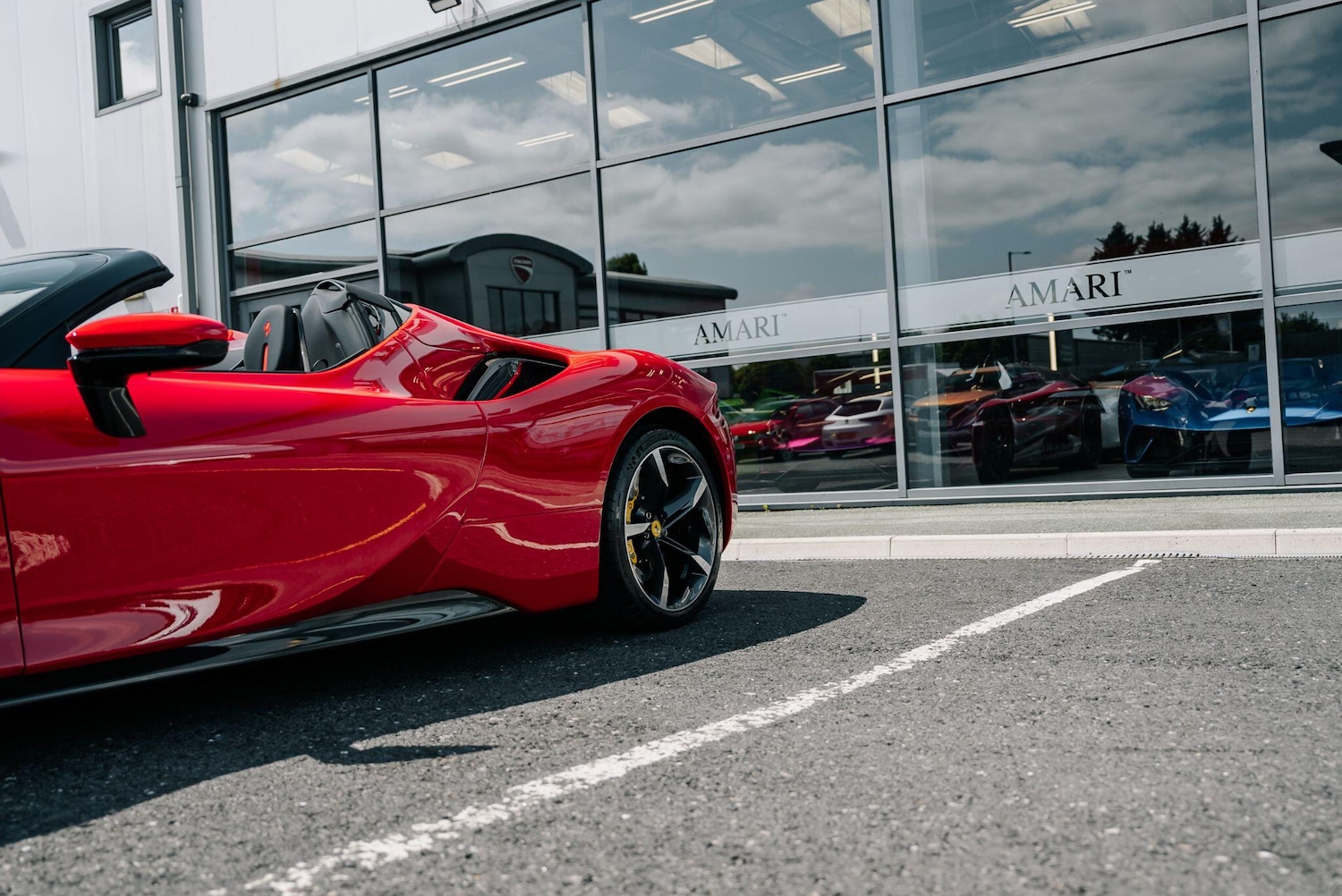 Used Ferrari SF90 Spider 2023 for sale - 76284259: Photo 24