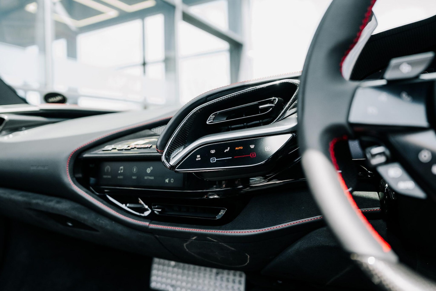 Used Ferrari SF90 Spider 2023 for sale - 76284259: Photo 39