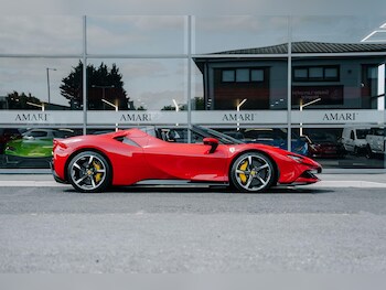 Used Ferrari SF90 Stradale 2023 for sale - 76284259: Photo