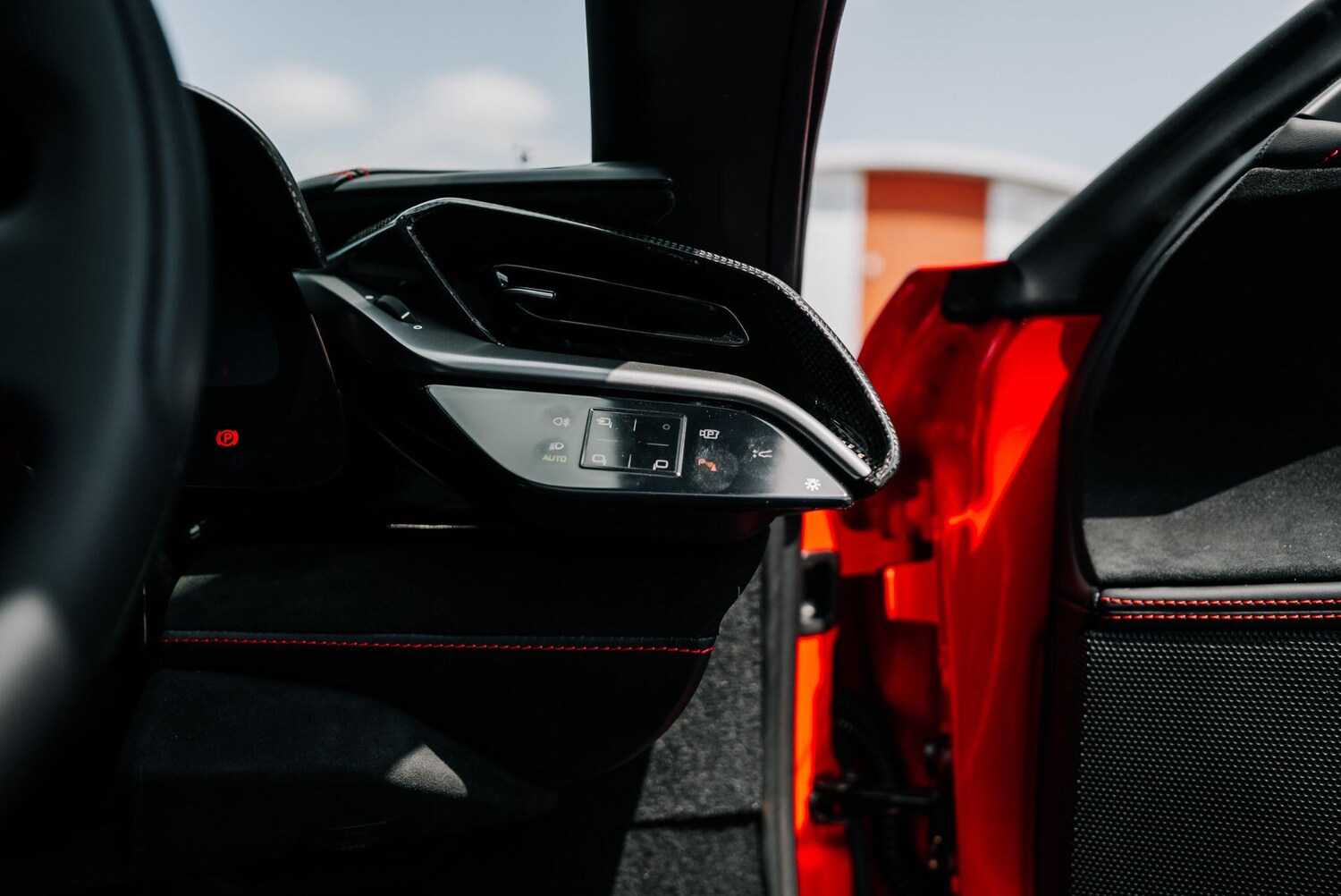 Used Ferrari SF90 Spider 2023 for sale - 76284259: Photo 44