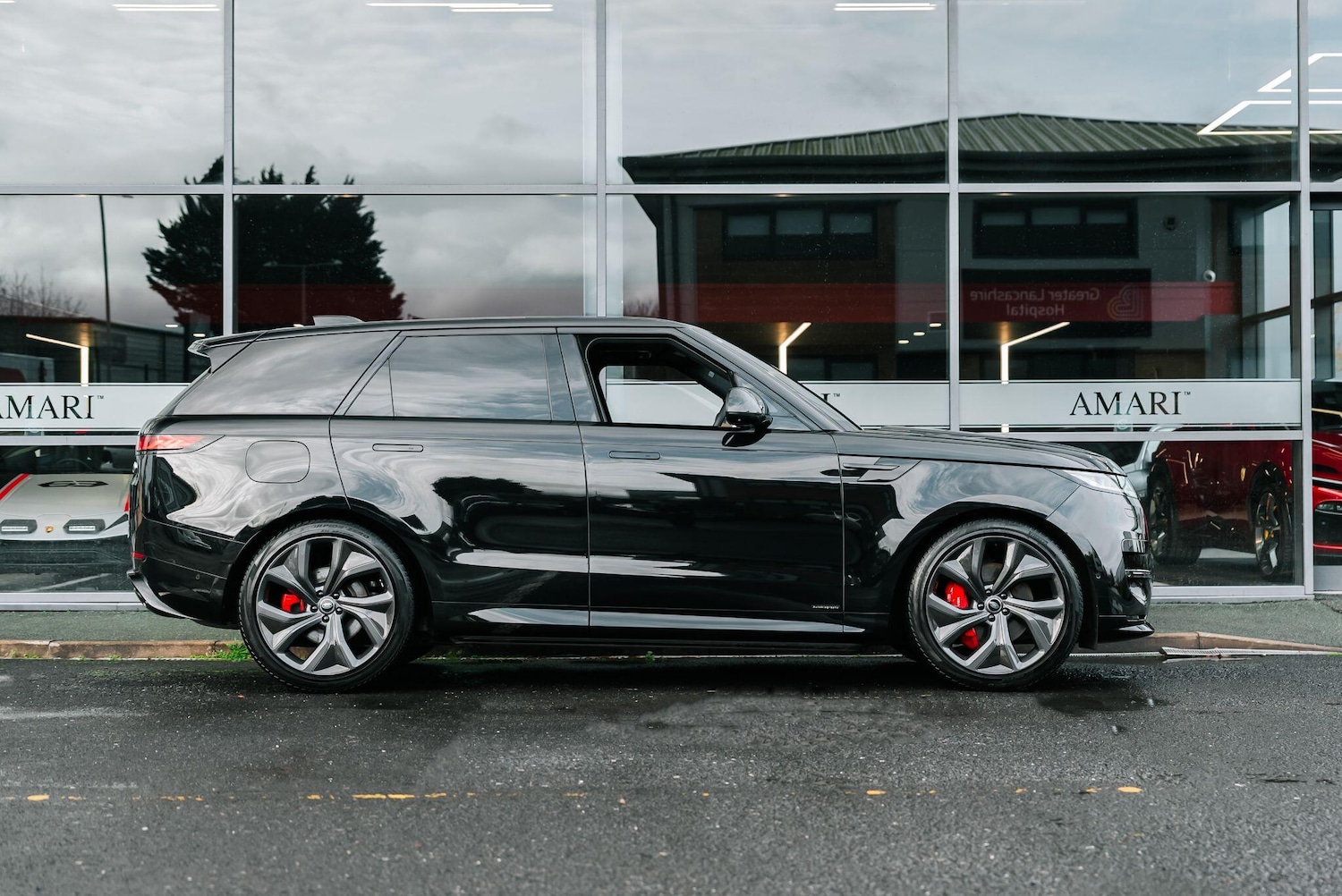 Used Land Rover Range Rover Sport 2023 for sale - 76990199: Photo 2