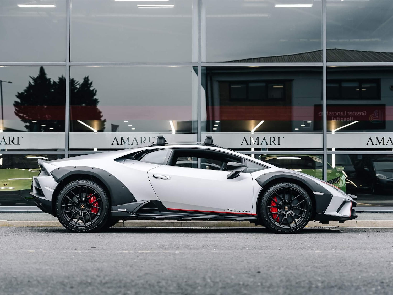 Used Lamborghini Urus 2023 for sale - 76592660: Photo 2