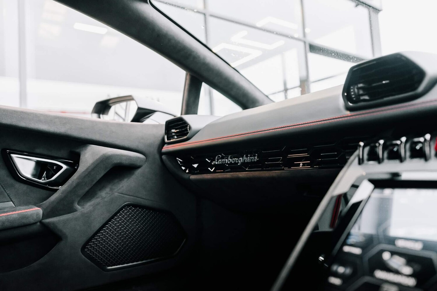 Used Lamborghini Urus 2023 for sale - 76592660: Photo 39