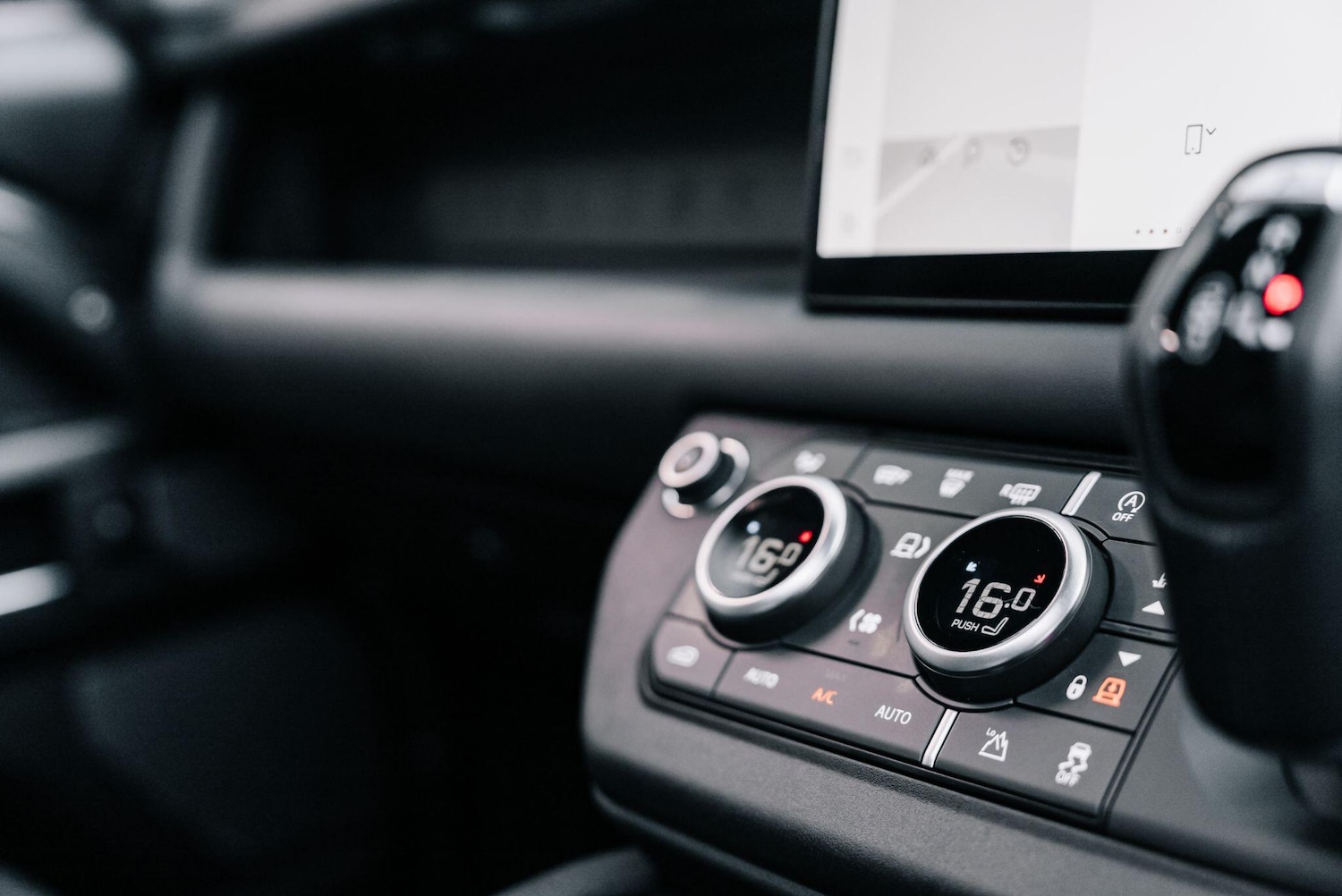 Used Land Rover Defender 110 for sale - 76886785: Photo 38