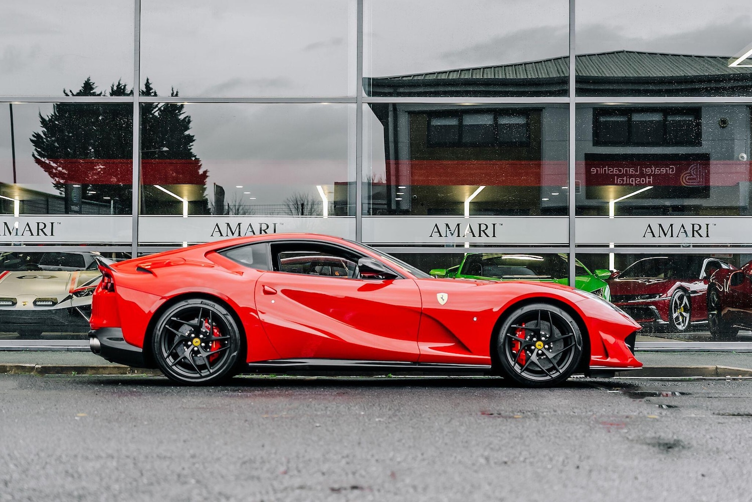 Used Ferrari 812 Superfast 2019 for sale - 76549918: Photo 2