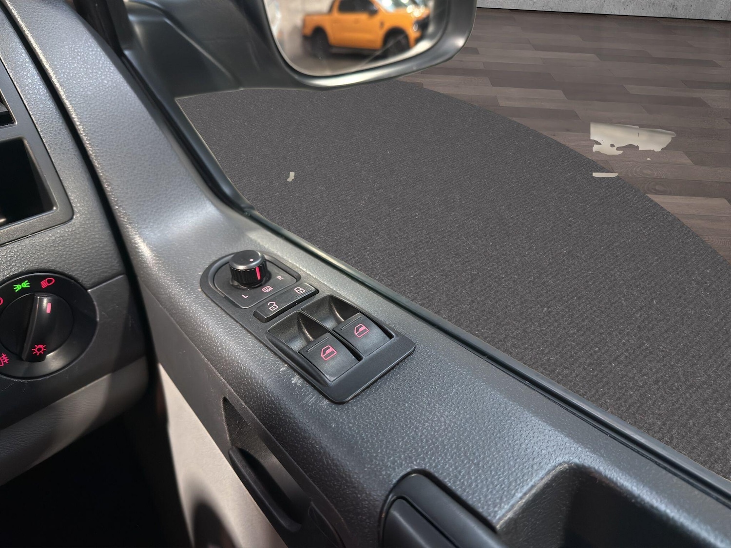 Used Volkswagen Transporter 2012 for sale - 77229729: Photo 12