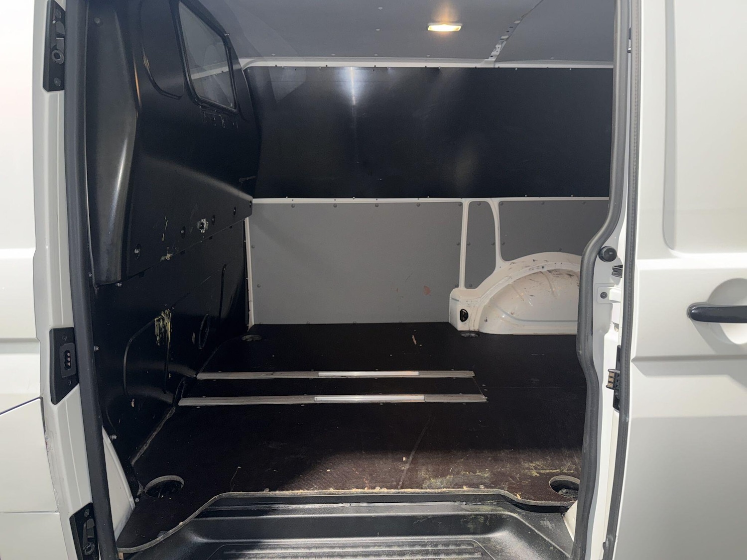 Used Volkswagen Transporter 2012 for sale - 77229729: Photo 17