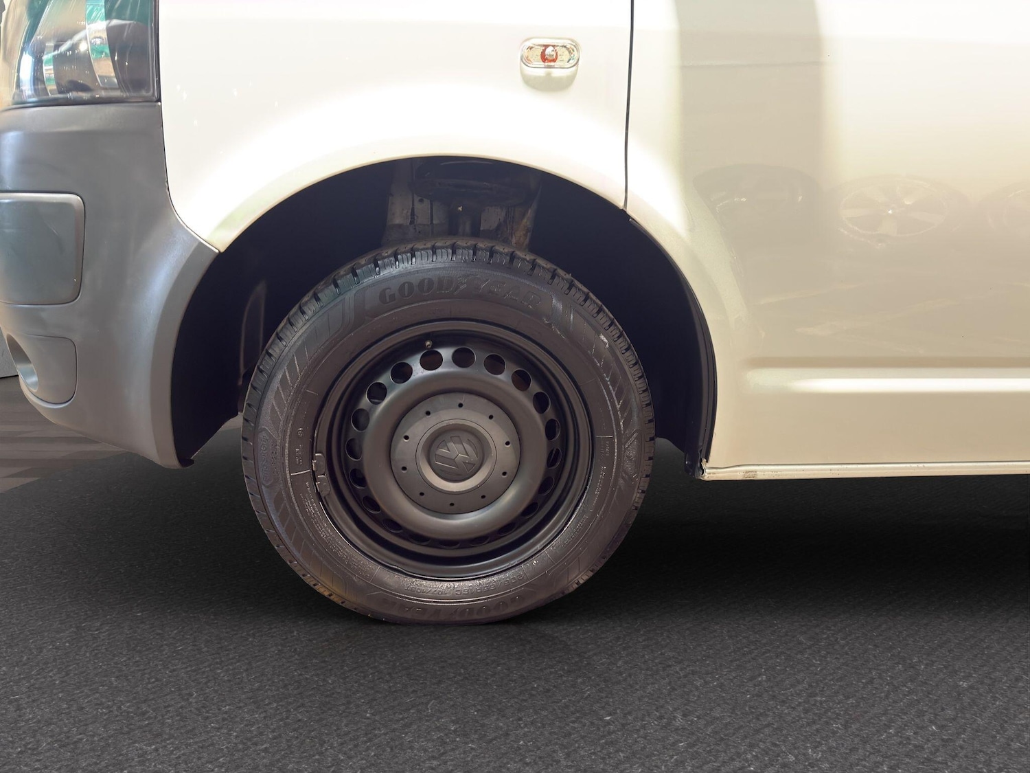 Used Volkswagen Transporter 2012 for sale - 77229729: Photo 23