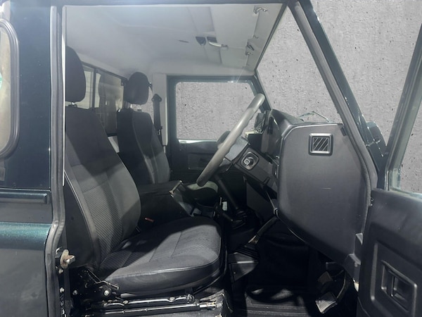 Used Land Rover Defender 110 2016 for sale - 75670640: Photo 4