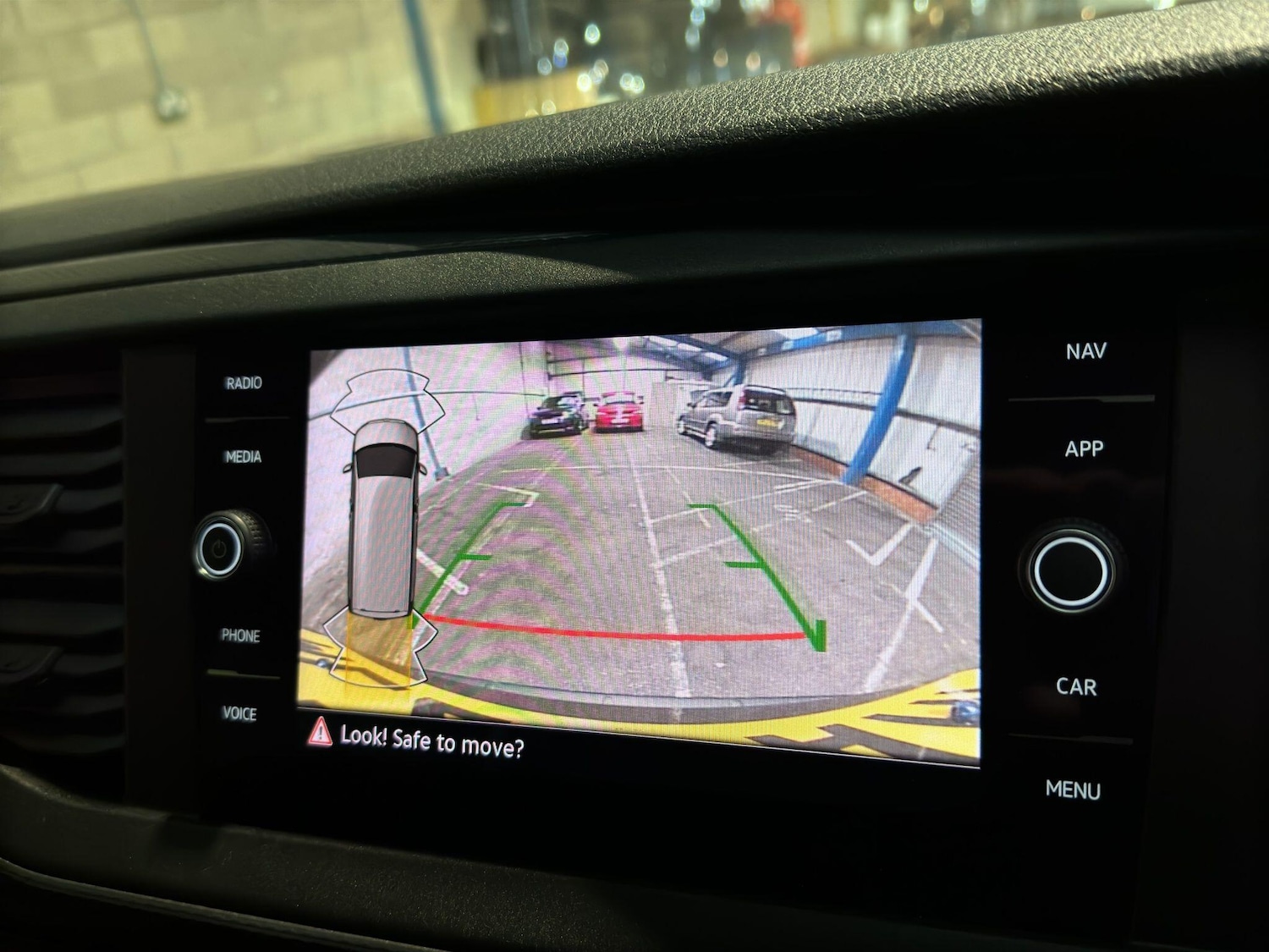 Used Volkswagen Transporter 2023 for sale - 76561811: Photo 24