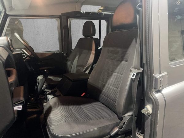 Used Land Rover Defender 110 2013 for sale - 74337060: Photo 15