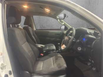 Used Toyota Hilux 2017 for sale - 75024324: Photo