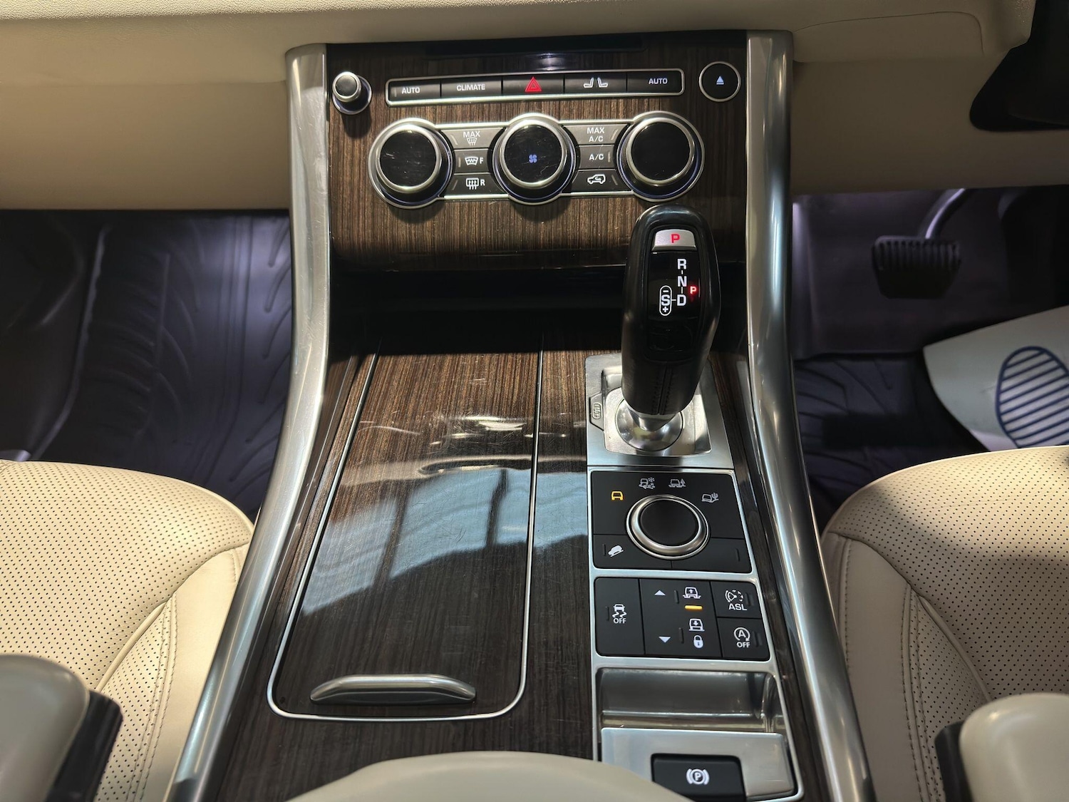 Used Land Rover Range Rover Sport 2015 for sale - 76634297: Photo 13