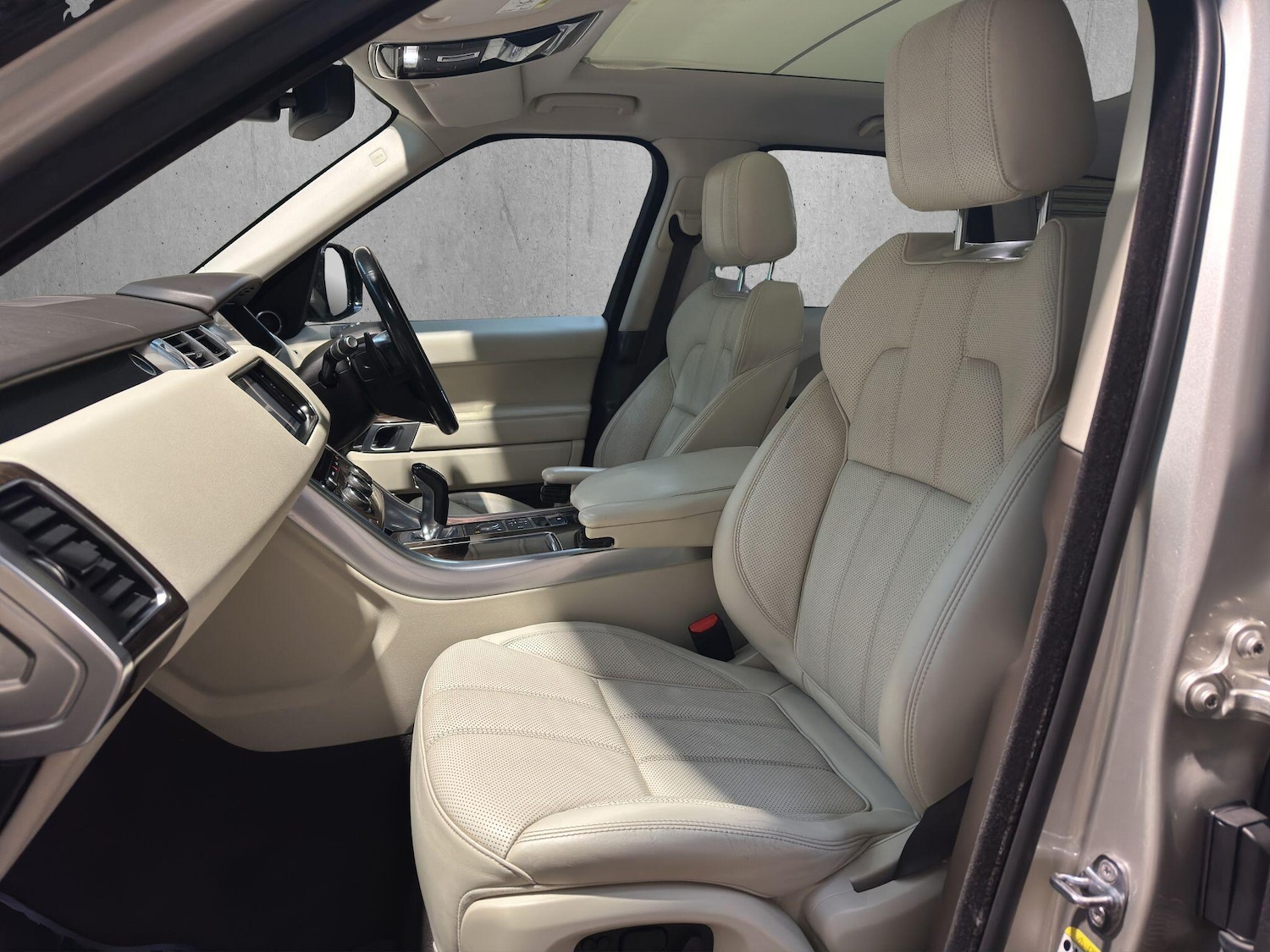 Used Land Rover Range Rover Sport 2015 for sale - 76634297: Photo 15