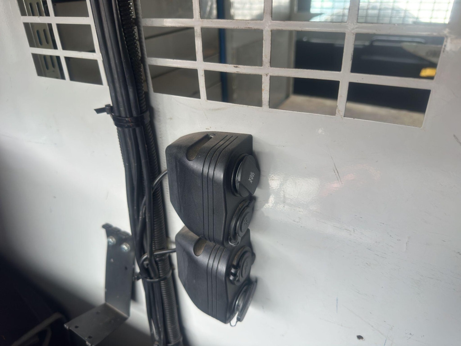 Used Land Rover Defender 2012 for sale - 76572126: Photo 30