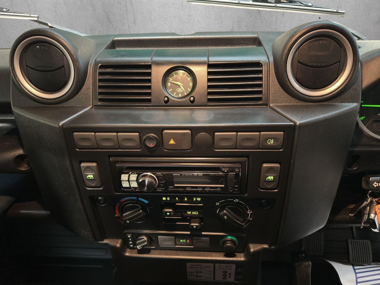 Used Land Rover Defender 2013 for sale - 76572036: Photo 14