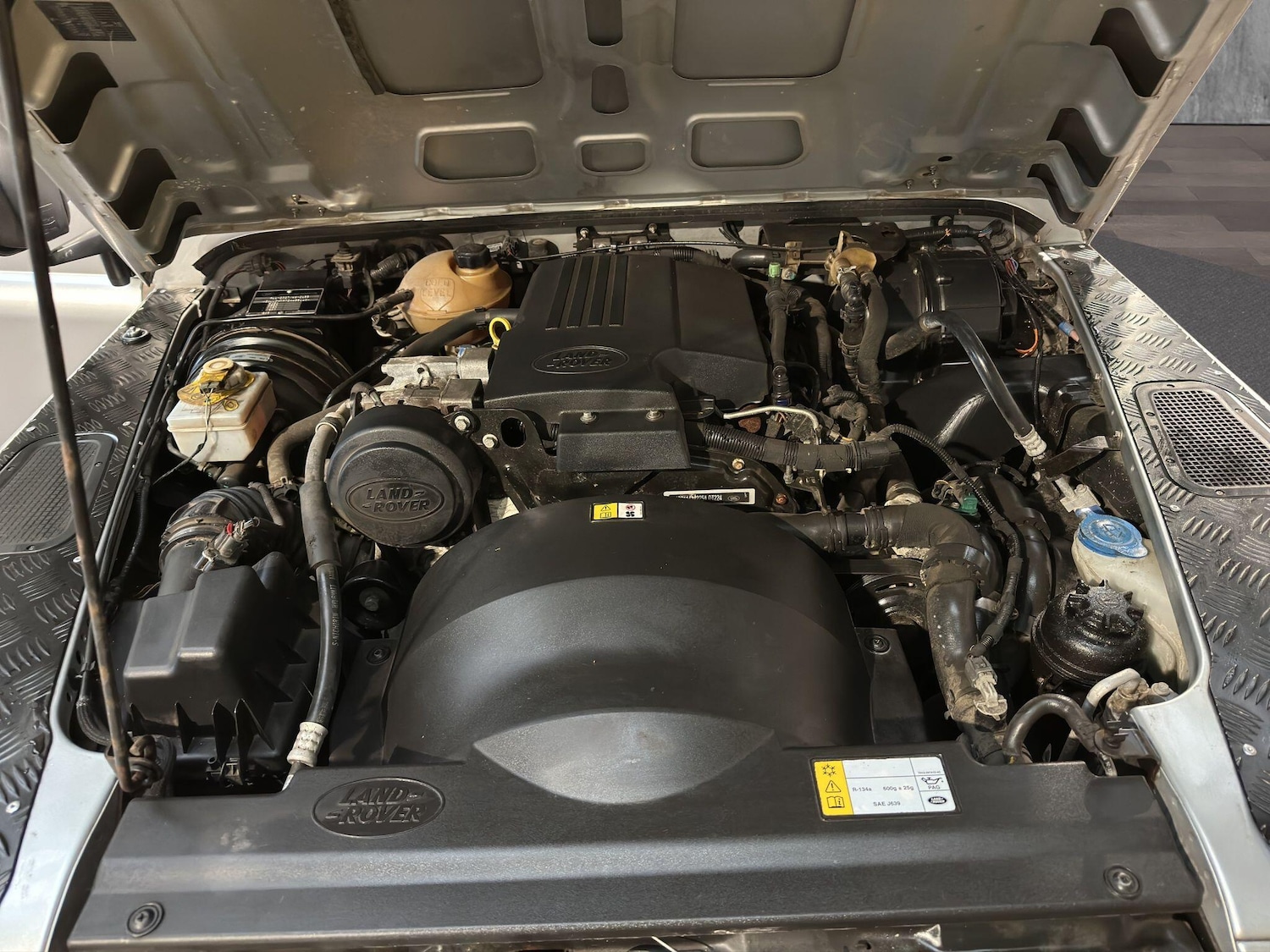 Used Land Rover Defender 2013 for sale - 76572036: Photo 16