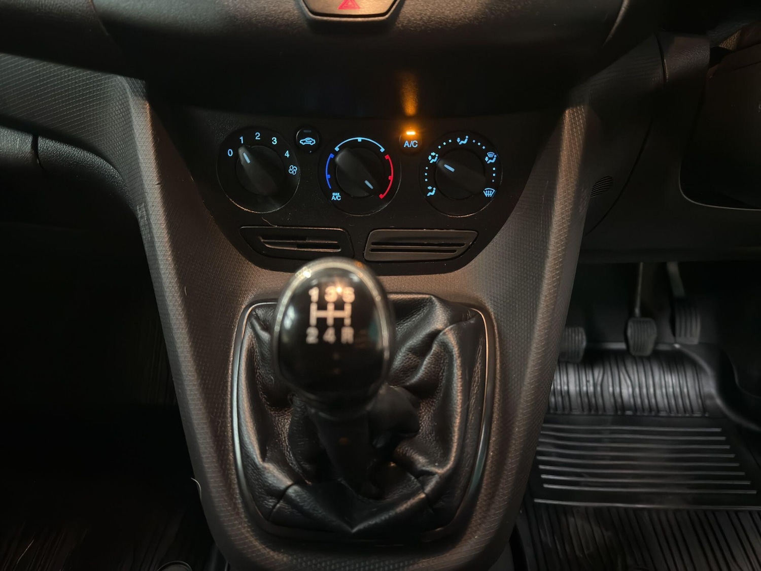 Used Ford Transit Connect 2018 for sale - 76866160: Photo 14