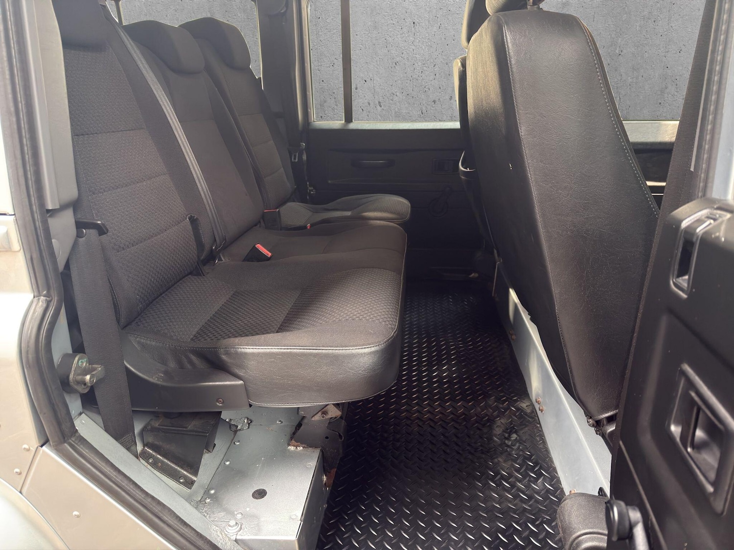 Used Land Rover Defender 110 for sale - 77705560: Photo 16