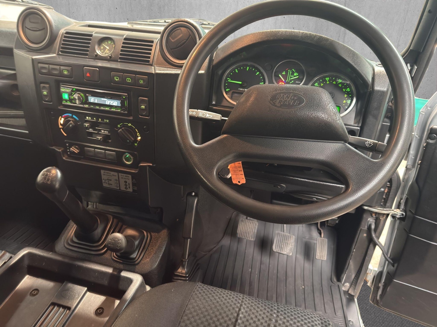 Used Land Rover Defender 110 for sale - 77705560: Photo 4