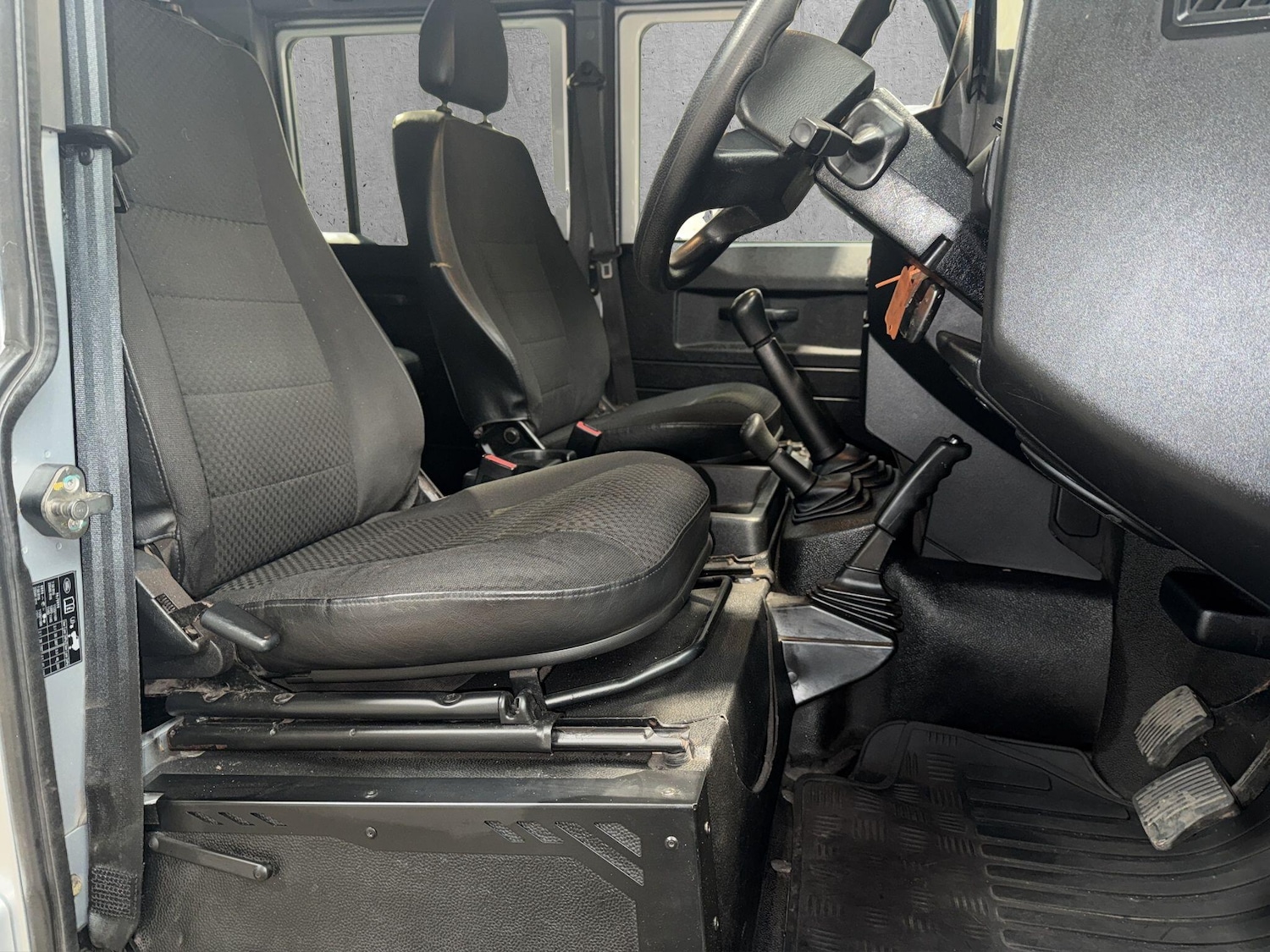 Used Land Rover Defender 110 for sale - 77705560: Photo 8