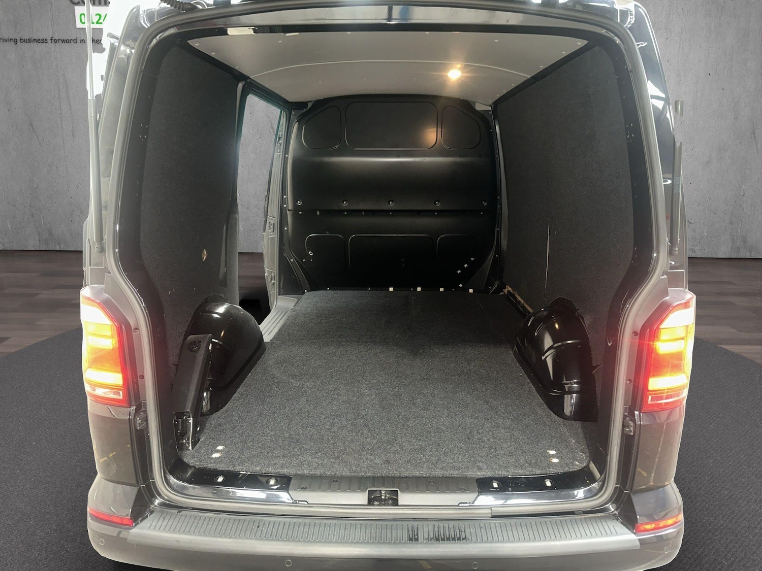 Used Volkswagen Transporter 2018 for sale - 76337396: Photo 19