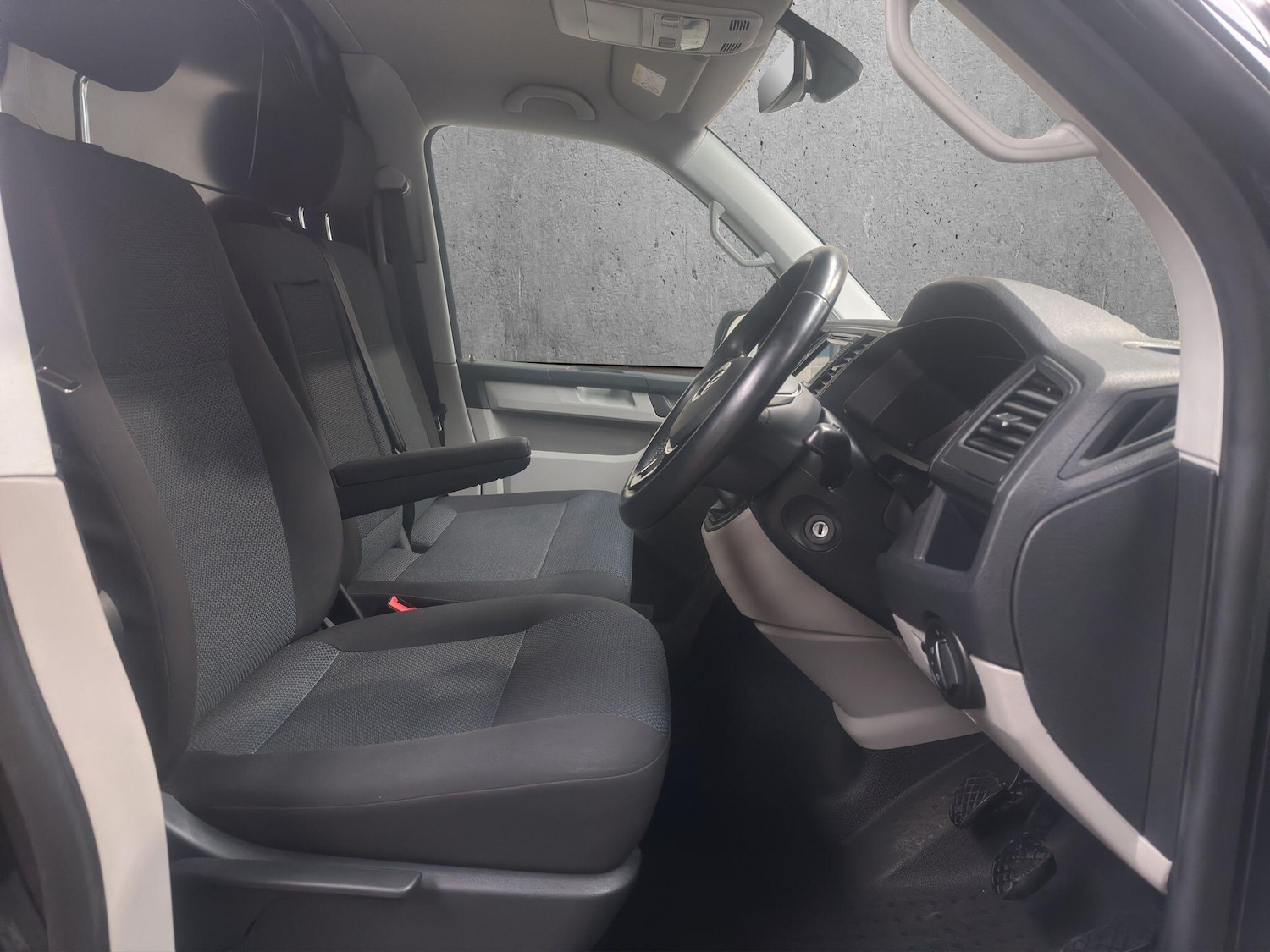 Used Volkswagen Transporter 2018 for sale - 76337396: Photo 4