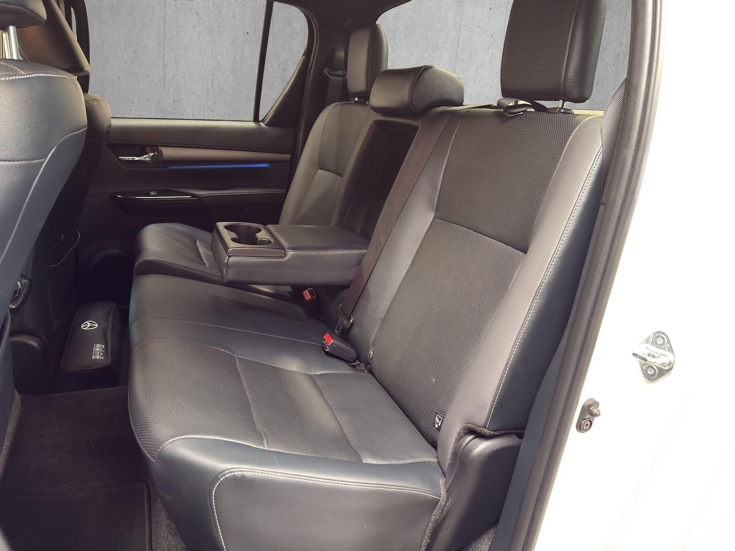 Used Toyota Hilux 2023 for sale - 77908638: Photo 17