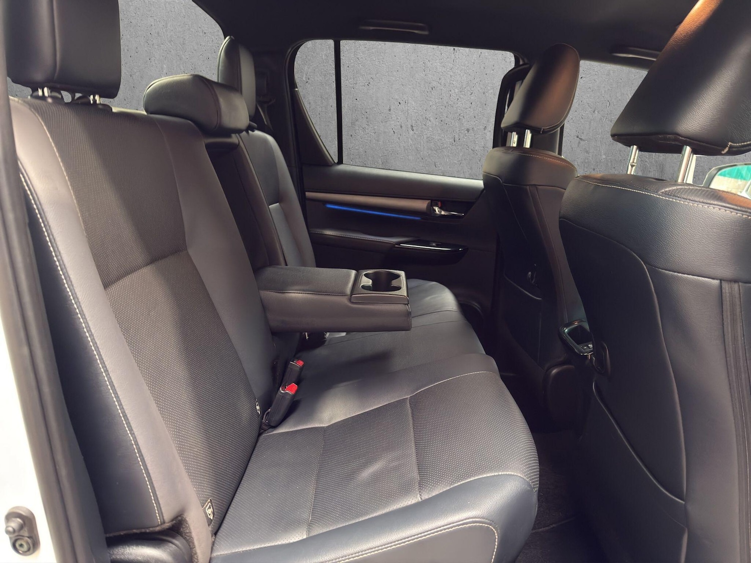 Used Toyota Hilux 2023 for sale - 77908638: Photo 18