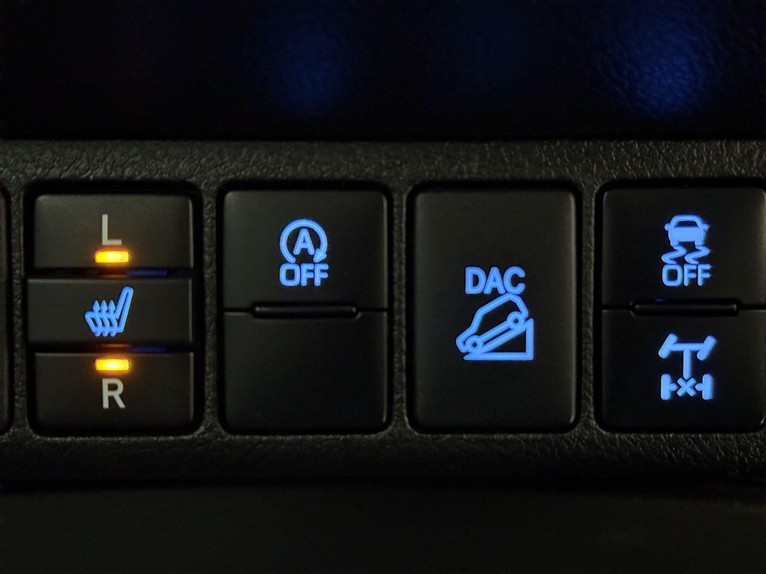 Used Toyota Hilux 2023 for sale - 77908638: Photo 24