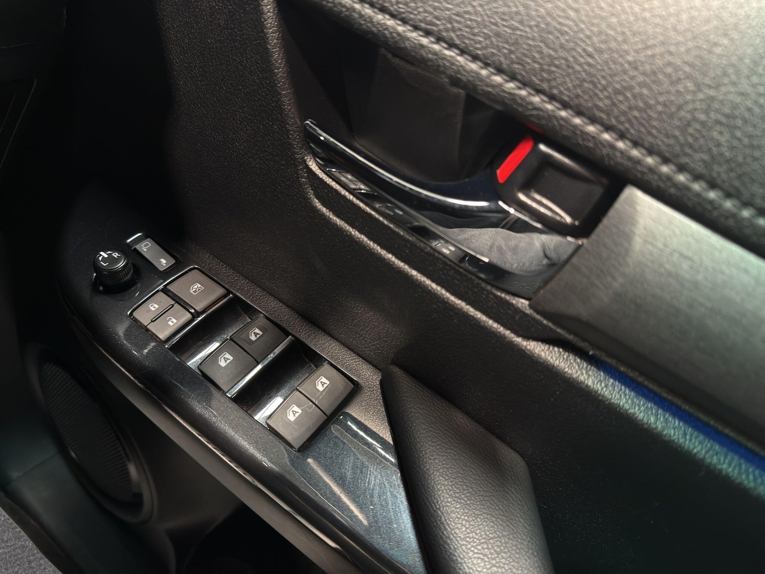 Used Toyota Hilux 2023 for sale - 77970730: Photo 12